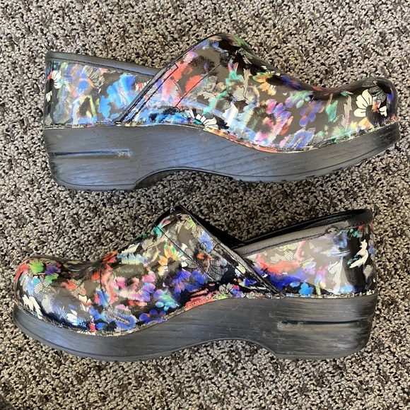 Dansko floral clogs size 39 - Picture 2 of 8
